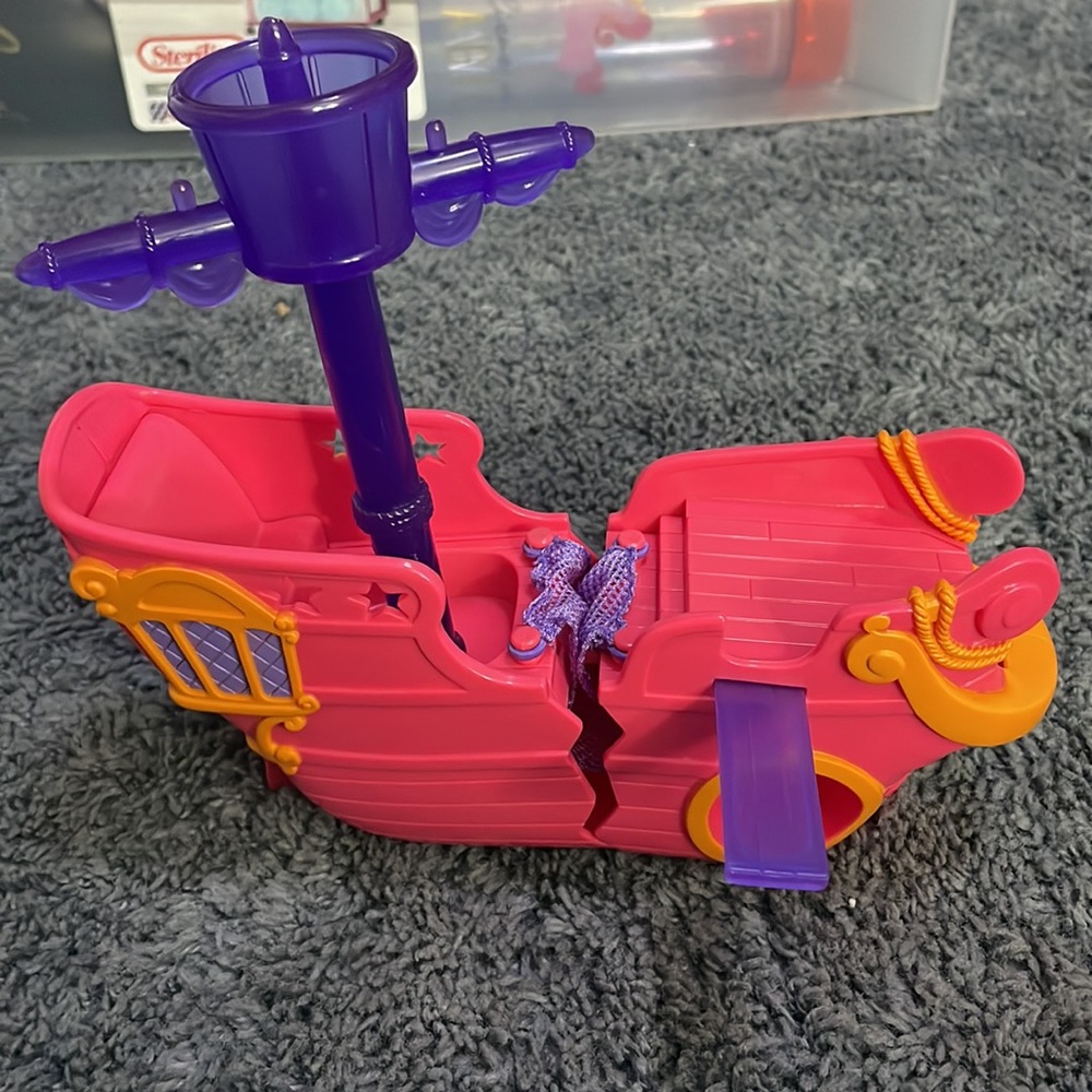 Polly pocket shipwrecked boat